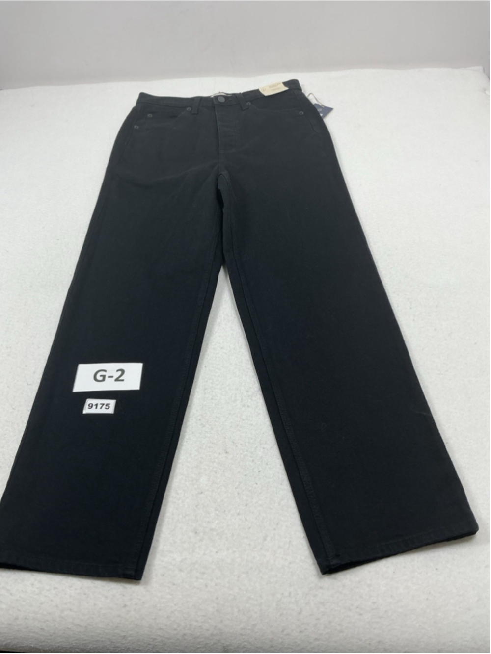 Womans NWT Universal Thread Straight High Rise Black Jeans Size 8